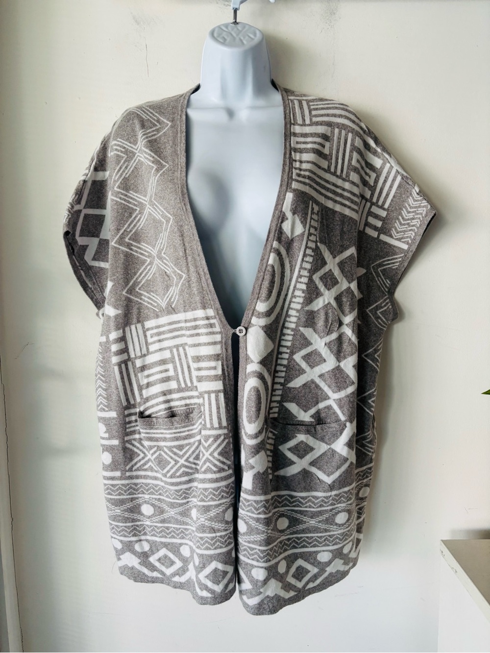 BCBGeneration Geometric Print Open Front Poncho Cardigan One Size